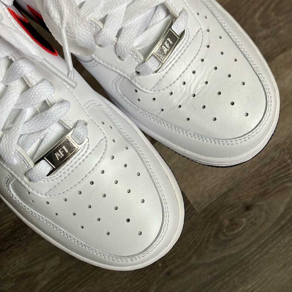 Nike - Picture 17 of 17